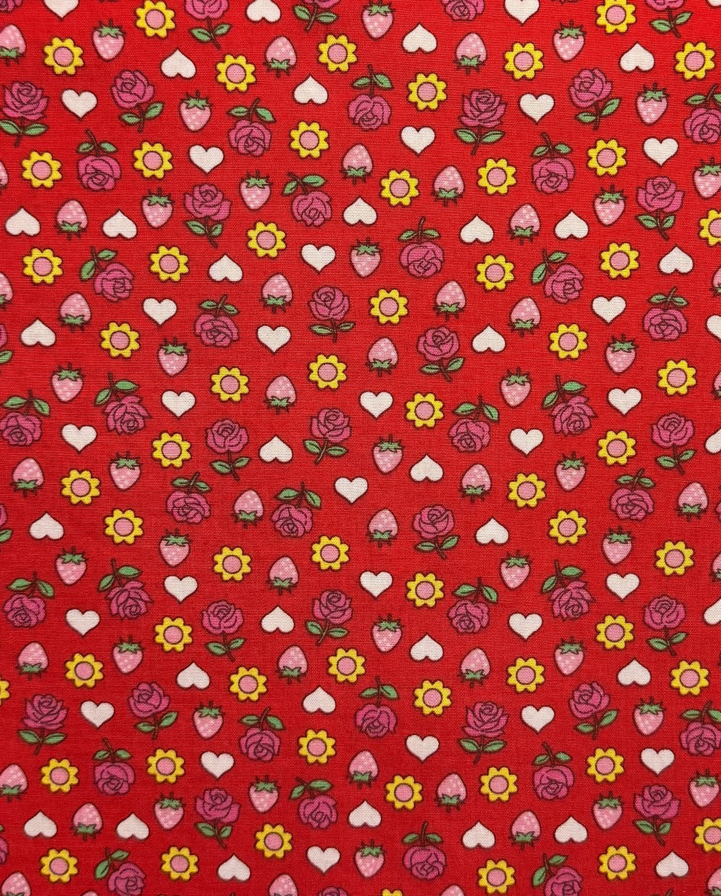 Fraises, fleurs, coeurs