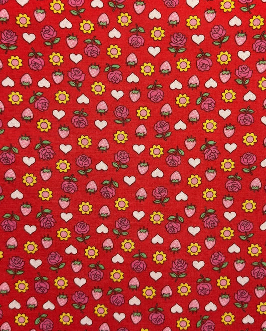 Fraises, fleurs, coeurs