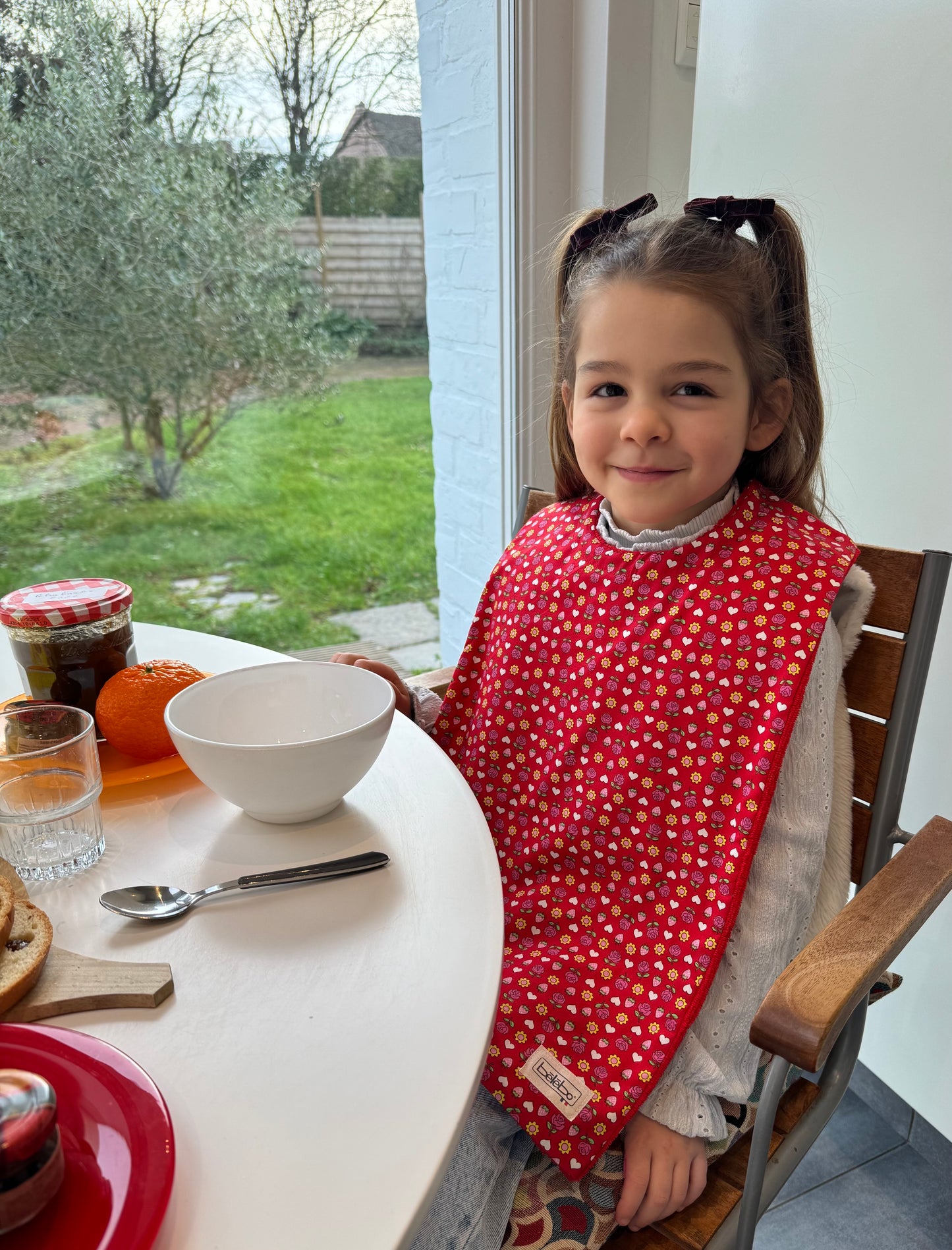 Fraises, fleurs, coeurs